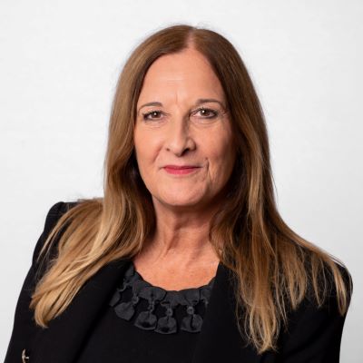 SQUARE Christine Fox Connect Housing
