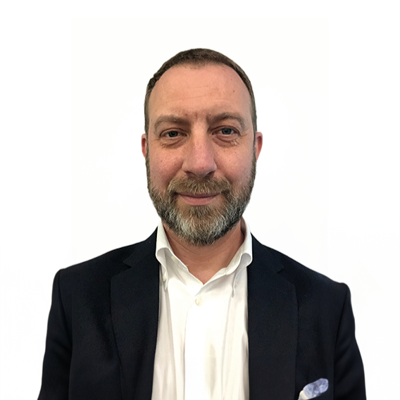 Simon Warbuton headshot